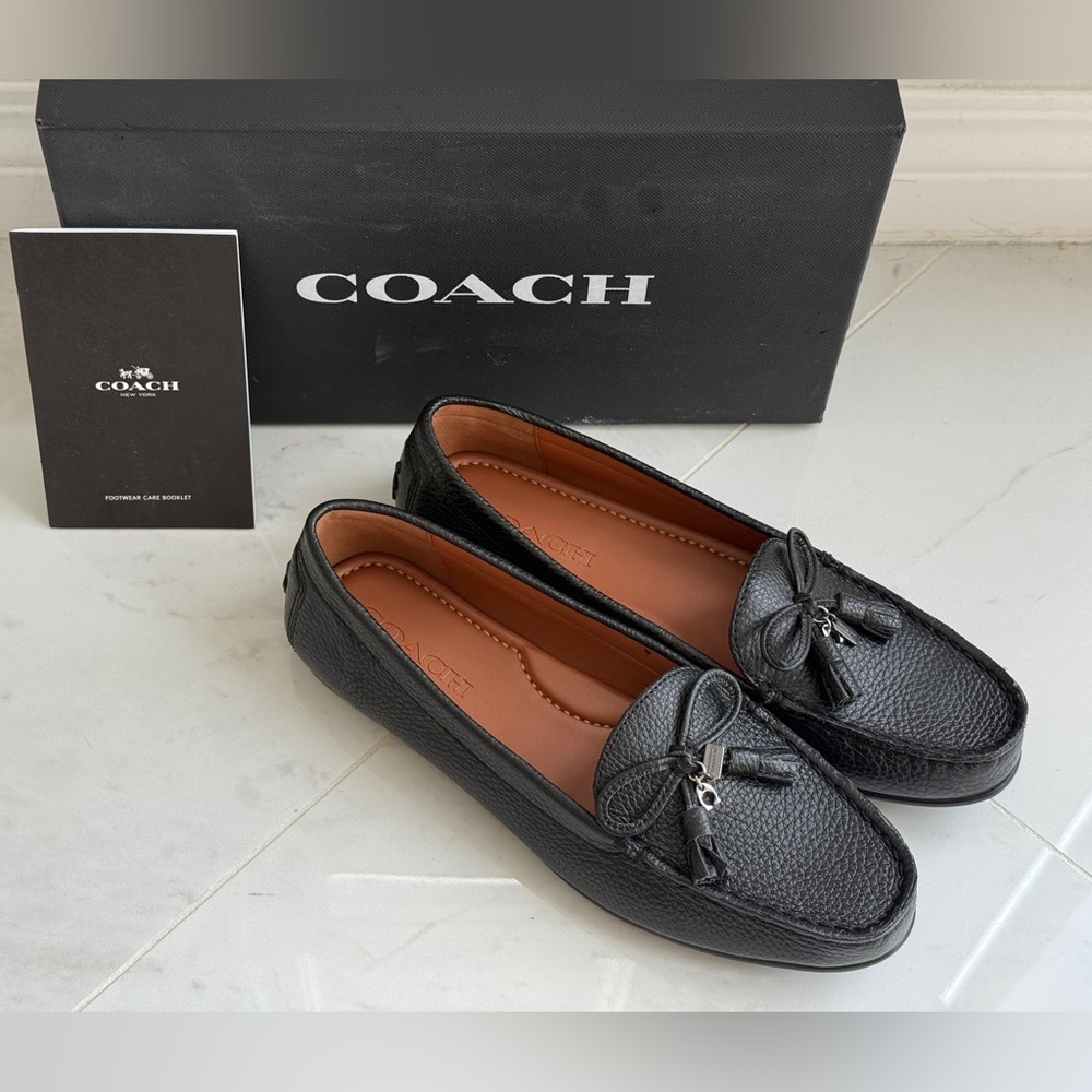 Coach Pebbled Black Leather Slip-Ons loafers